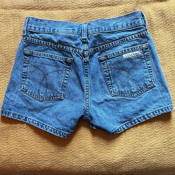 Vintage Calvin Klein shorts - Picture 2 of 6